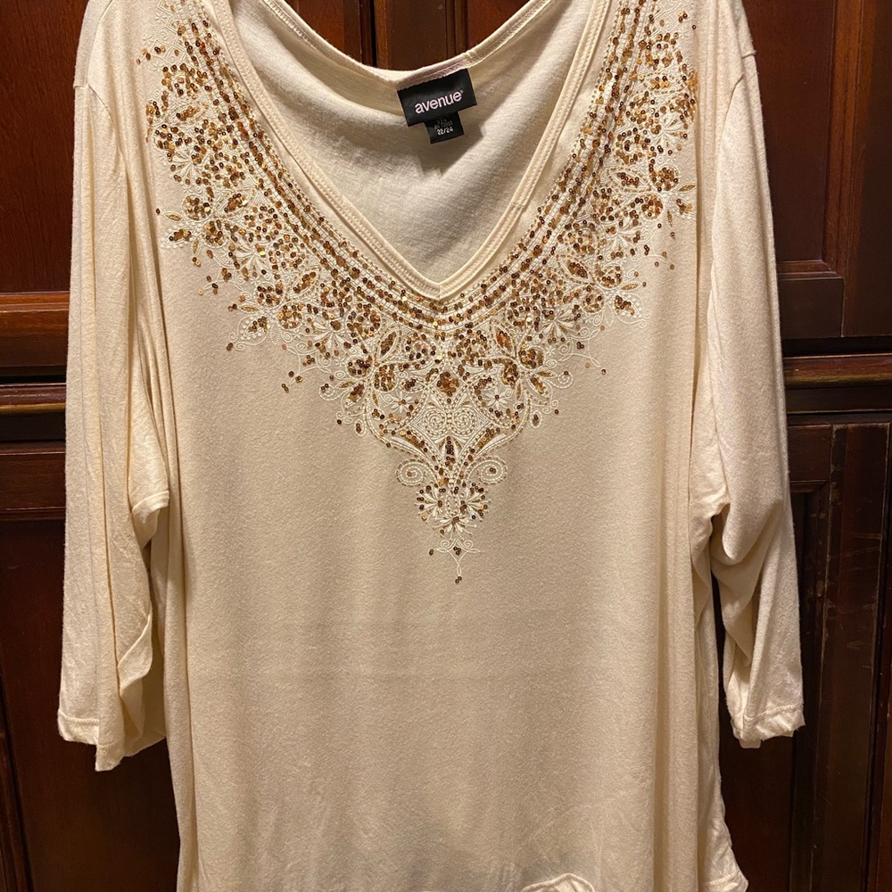 Avenue Cream Embellished Women's Top plus size 22/24 sequence neckline